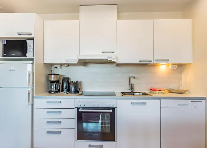 64- 1503 By Interhome רוקה